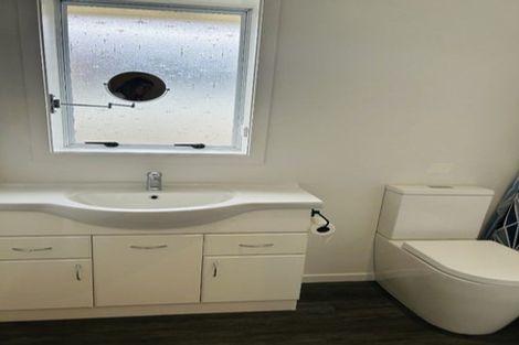 Photo of property in 17 Pembroke Street, Avondale, Christchurch, 8061