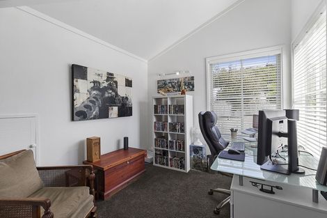 Photo of property in 15 Waikowhai Street, Ngaio, Wellington, 6035