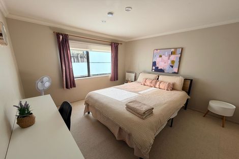 Photo of property in 13 Living Stream Road, Albany Heights, Auckland, 0632