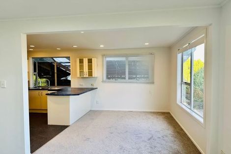 Photo of property in 10 Datura Place, Sunnynook, Auckland, 0620