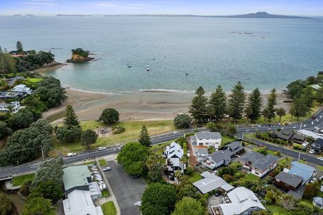 Photo of property in 2/946 Beach Road, Waiake, Auckland, 0630