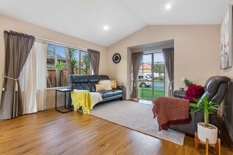 Photo of property in 3 Aviara Court, Northpark, Auckland, 2013