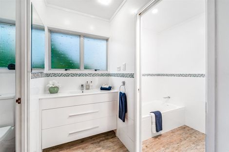 Photo of property in 55 Becroft Drive, Forrest Hill, Auckland, 0620