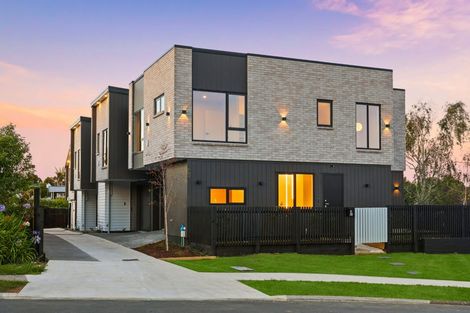 Photo of property in 15b Wilbur Place, Pakuranga Heights, Auckland, 2010