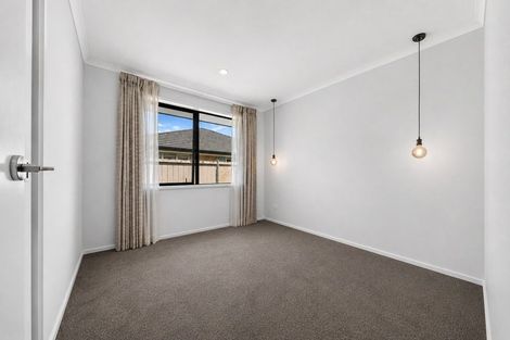 Photo of property in 30 Waituarua Drive, Takanini, 2112