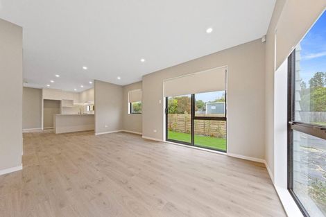 Photo of property in 47a Gossamer Drive, Pakuranga Heights, Auckland, 2010