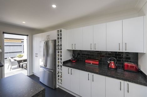 Photo of property in 5 Butler Place, Fitzherbert, Palmerston North, 4410