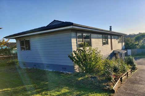 Photo of property in 18 Preston Avenue, Henderson, Auckland, 0610