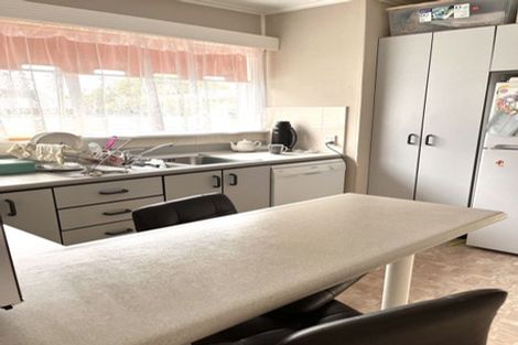 Photo of property in 11 Linden Avenue, Tawa, Wellington, 5028