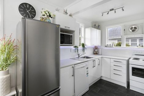 Photo of property in 71 Sladden Street, Naenae, Lower Hutt, 5011