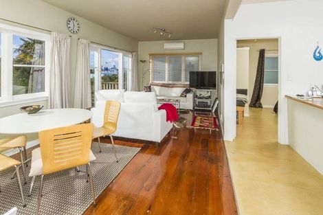 Photo of property in 15 Kerr Street, Devonport, Auckland, 0624