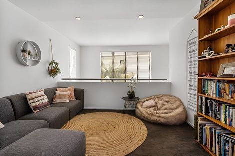 Photo of property in 27 Tamaki Drive, Pakuranga, Auckland, 2010