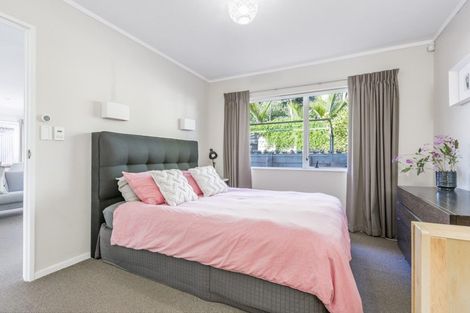 Photo of property in 15a Central Park Drive, Te Atatu South, Auckland, 0610