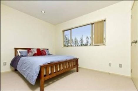 Photo of property in 6a Becroft Drive, Forrest Hill, Auckland, 0620