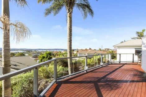 Photo of property in 94 Luckens Road, West Harbour, Auckland, 0618