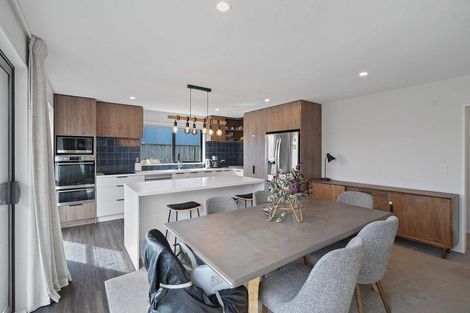 Photo of property in 19 Cressy Place, Darfield, 7510