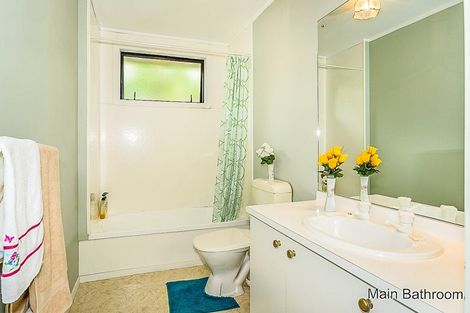 Photo of property in 1/10 Chedworth Drive, Glenfield, Auckland, 0629