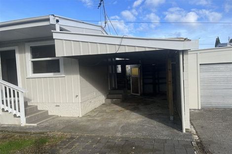 Photo of property in 32 Carbine Road, Mount Wellington, Auckland, 1060