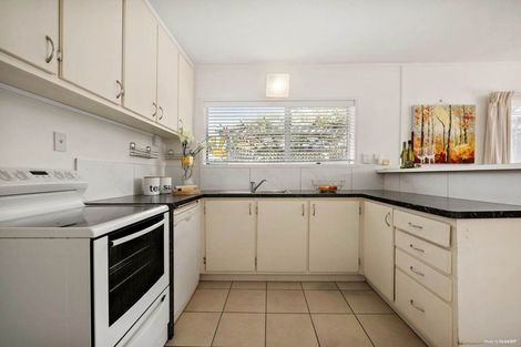 Photo of property in 2/957a Beach Road, Torbay, Auckland, 0630
