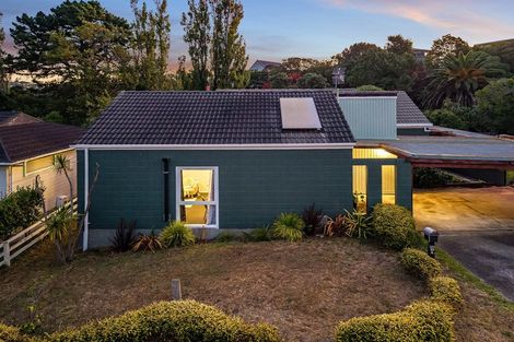 Photo of property in 10a Penryn Drive, Camborne, Porirua, 5026