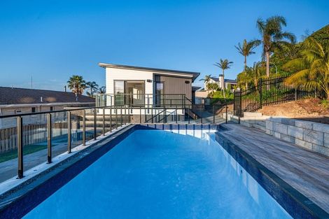 Photo of property in 1 Rangitoto View Road, Cockle Bay, Auckland, 2014