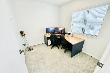 Photo of property in 64a Rosewarne Crescent, Glendene, Auckland, 0602