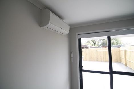 Photo of property in 104 Bowhill Road, New Brighton, Christchurch, 8083