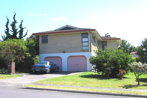 Photo of property in 18 Weetman Drive, Browns Bay, Auckland, 0630
