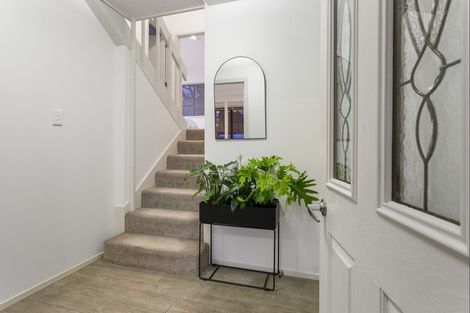 Photo of property in 2/1 Burns Avenue, Takapuna, Auckland, 0622