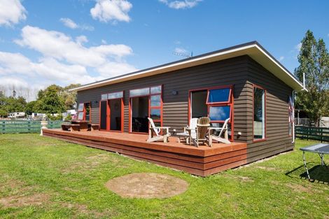 Photo of property in 107 Ashhurst Road, Bunnythorpe, Palmerston North, 4481