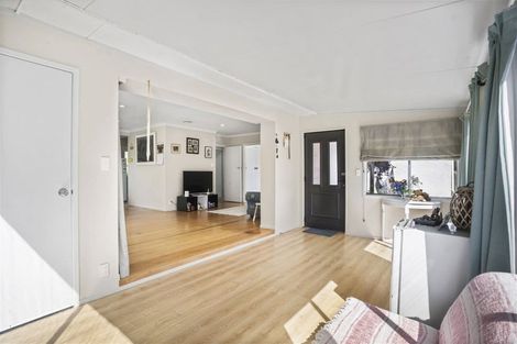 Photo of property in 29a Glenfern Road, Mellons Bay, Auckland, 2014