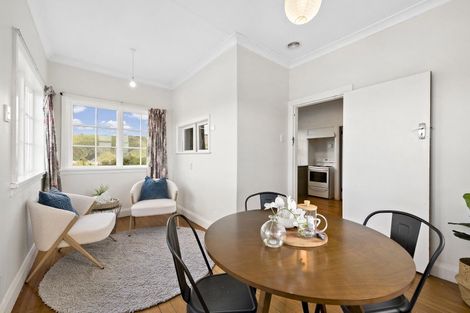 Photo of property in 138 The Ridgeway, Mornington, Wellington, 6021