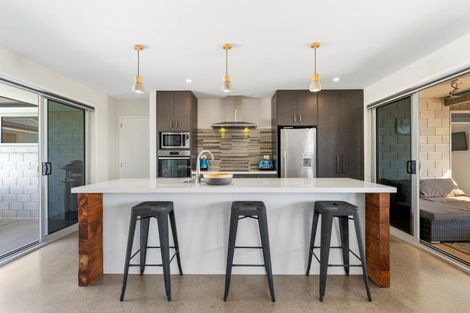 Photo of property in 5 Greenvale Place, Welcome Bay, Tauranga, 3112