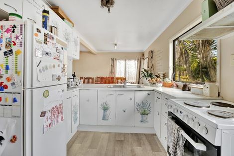 Photo of property in 11 Caulfield Place, Nawton, Hamilton, 3200