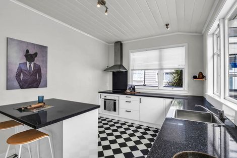 Photo of property in 15 Kelvin Street, Aramoho, Whanganui, 4500