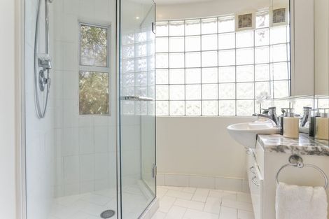 Photo of property in 2/43 Princes Street, Northcote Point, Auckland, 0627