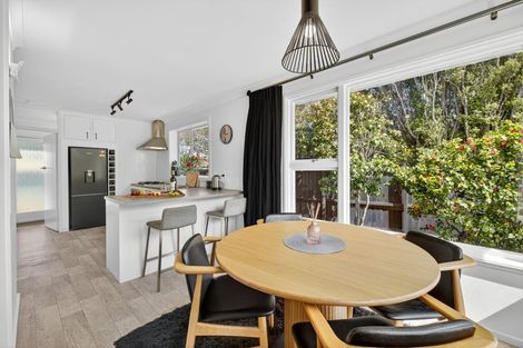 Photo of property in 100 Avondale Road, Avondale, Christchurch, 8061