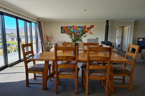 Photo of property in 6 Manning Place, Lake Tekapo, 7999
