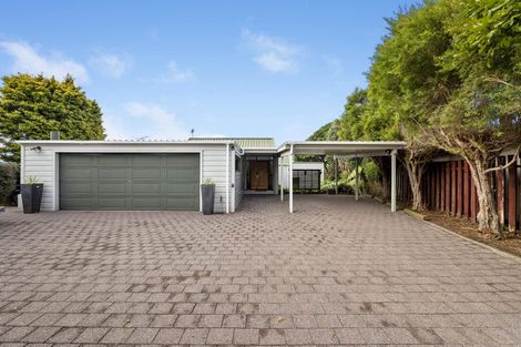 Photo of property in 23 Montana Place, Merrilands, New Plymouth, 4312