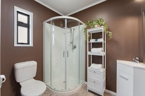 Photo of property in 137 Kenrigg Road West, Kinloch, Taupo, 3377