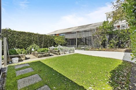 Photo of property in 22a Eastcliffe Road, Castor Bay, Auckland, 0620