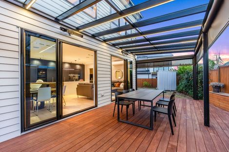 Photo of property in 7 Headsail Drive, Long Bay, Auckland, 0630