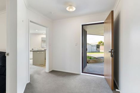 Photo of property in 16 Orlando Way, Kelvin Grove, Palmerston North, 4414