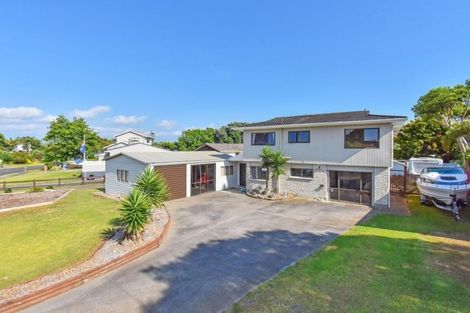 Photo of property in 21 Taihiki Road, Clarks Beach, 2122