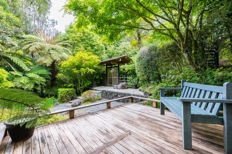 Photo of property in 412 Scenic Drive, Waiatarua, Auckland, 0612