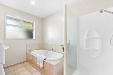 Photo of property in 92 Condell Avenue, Papanui, Christchurch, 8053