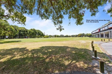 Photo of property in 2/12 Segedin Place, Glenfield, Auckland, 0629