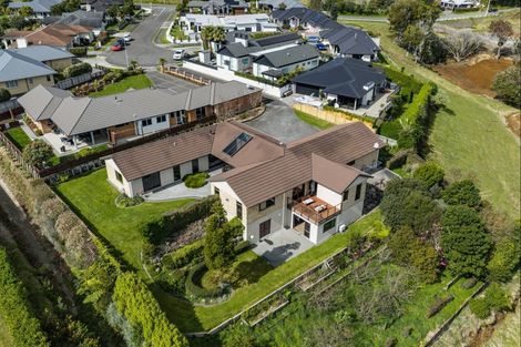 Photo of property in 5b Tupuhi Place, Highlands Park, New Plymouth, 4312