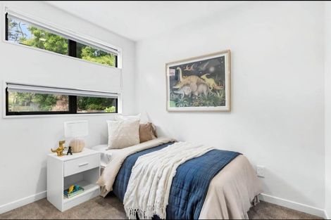 Photo of property in 122d Lancaster Road, Beach Haven, Auckland, 0626