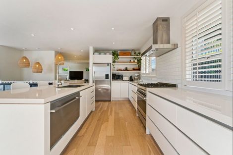 Photo of property in 8 Alfred Street, Northcote Point, Auckland, 0627